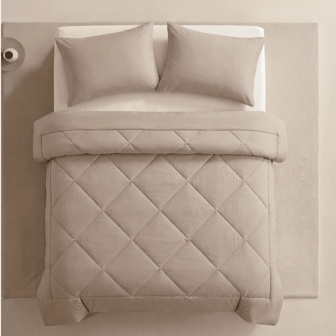 EasySleep Blanket® Quick-drying 2-in-1 duvet that eliminates the need for bedding.
